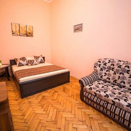 Apartment On Teatralna 7 Liov Exterior foto